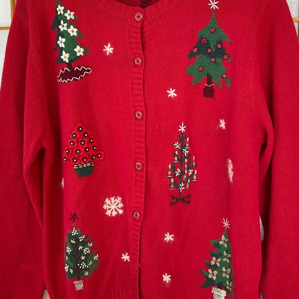 Fun and Whimsical, vintage Christmas Tree Cardigan - Picture 4 of 12